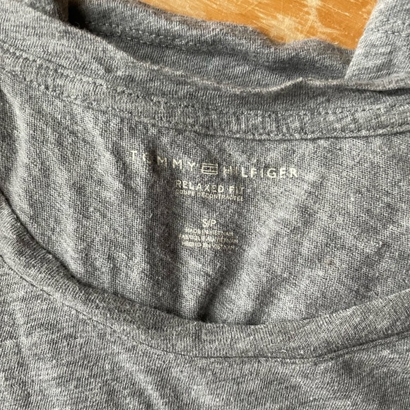 ⚡️2/$20 TOMMY HILFIGER Womens branded short sleeve t-shirt - Picture 5 of 5